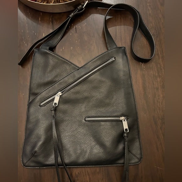 Joe’s Jeans Josie Vegan Leather Crossbody bag in black with silver - Picture 2 of 7